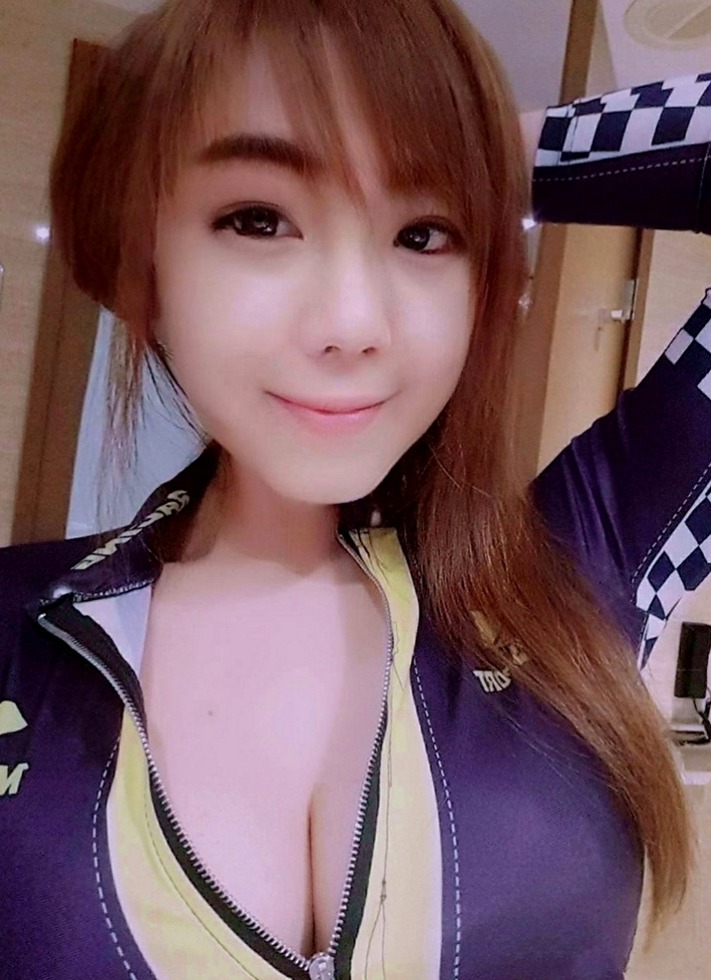 泰山外送茶莊：小晴 |服裝設計師|165cm|53kg|D杯|19y|